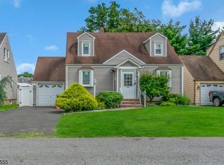 425 Elmwood Ter, Linden, NJ 07036