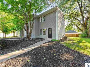 1639 Pleasant View Dr, North Mankato, MN 56003