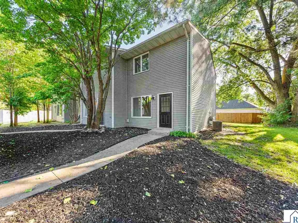 1639 Pleasant View Dr, North Mankato, MN 56003