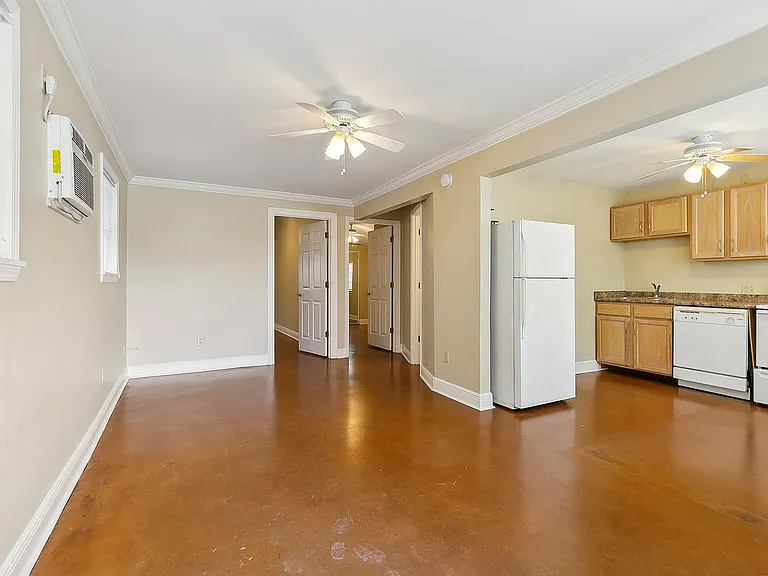 319 S Lopez St #G — Photo 2