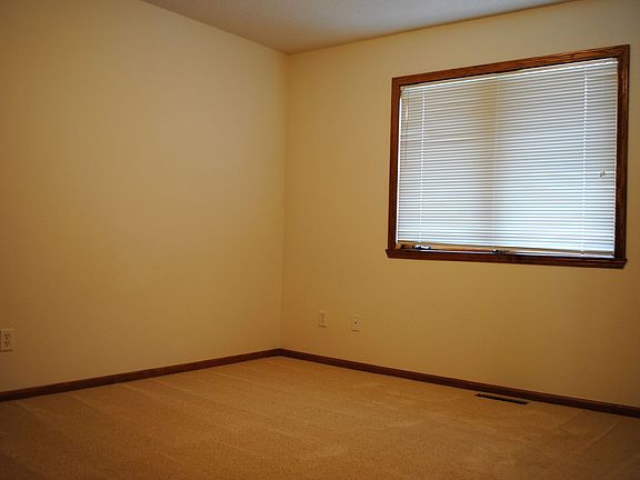 4th image of 2945 40th Ave S #1c80de82b