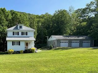 1220 Moonlite Park Rd, Hollsopple, PA 15935