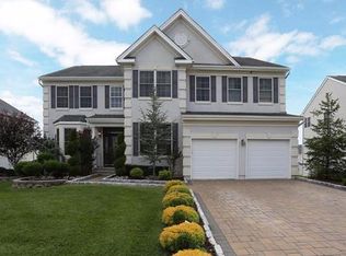 9 Quail Dr, Old Bridge, NJ 08857