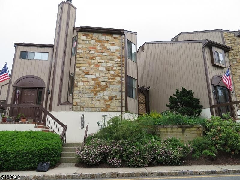 1st image of 73 Edinborough Ct