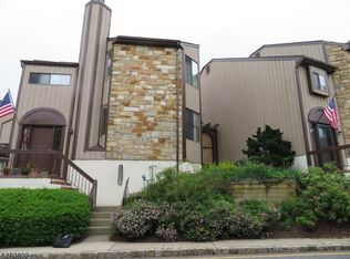 73 Edinborough Ct, Hackettstown, NJ 07840
