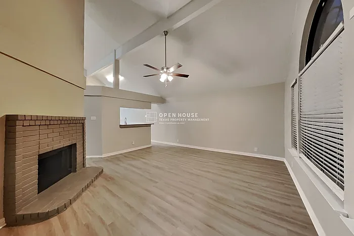 3 bed, 2.0 bath, 1470 sqft, $2,125 — Photo 4
