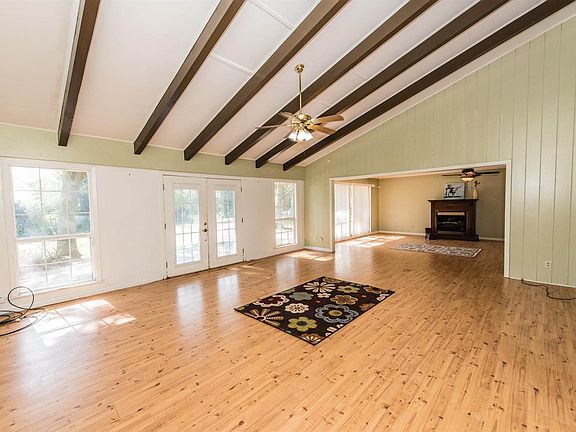 4th image of 1203 Dietlien Blvd