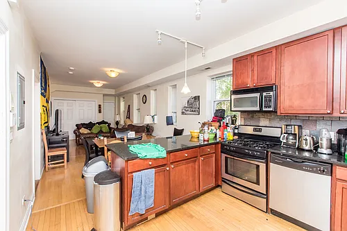 1621 N Honore St #3R Photo 1