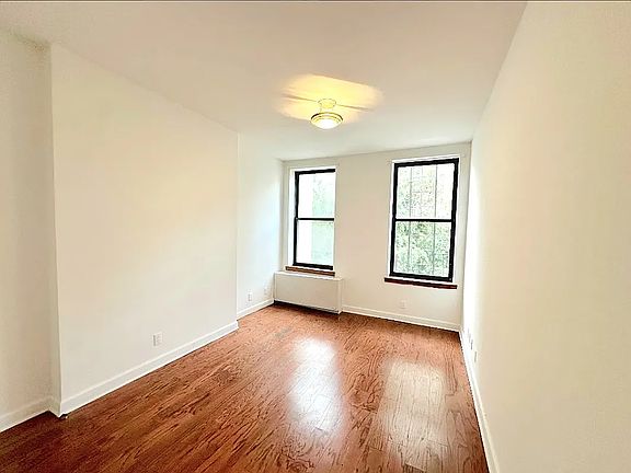 5th image of 231 E 111th St APT 4A