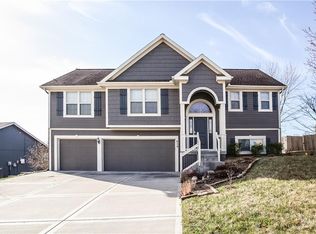 819 Susan St, Kearney, MO 64060