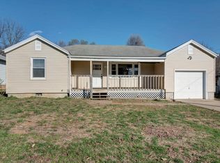 1110 S Oak Park Dr, Springfield, MO 65802