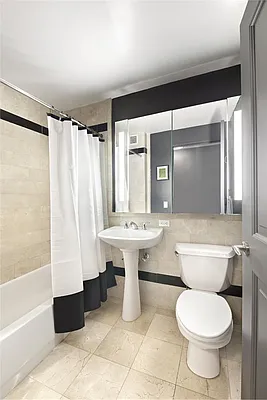 Rented by Compass | media 51