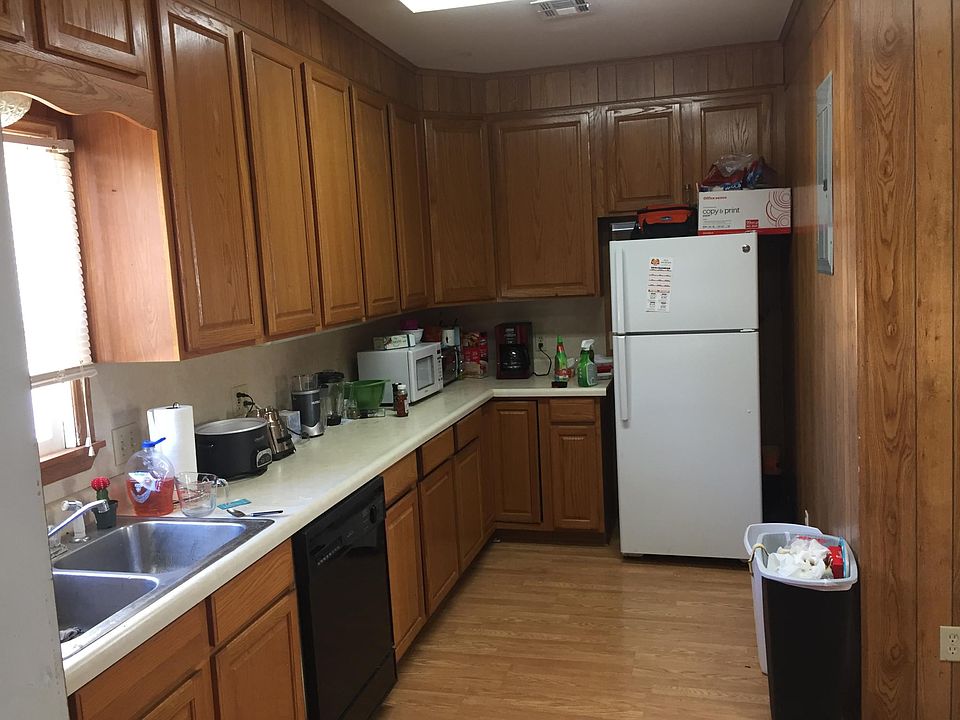 2nd image of 707 S Jefferson St
