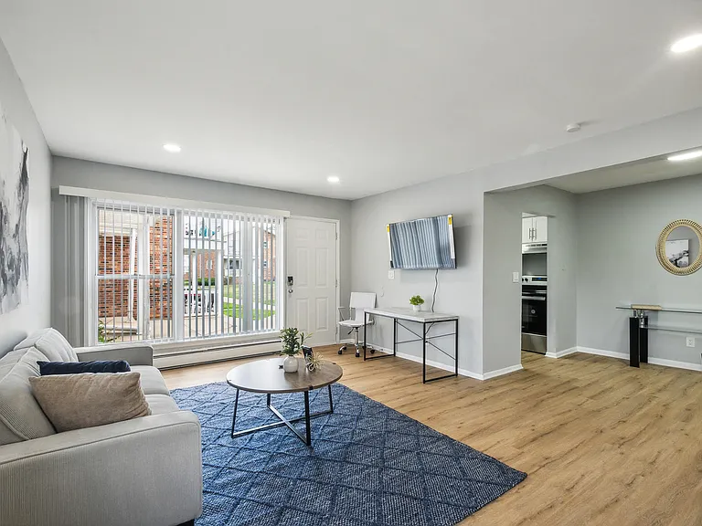 Galloway Court Apartments — Photo 10