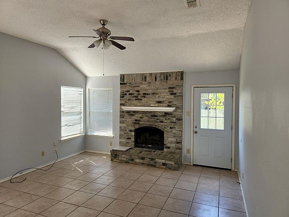 4th image of 2412 Bennington Dr