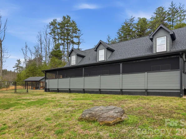 67 Nimitz Dr, Brevard, NC 28712