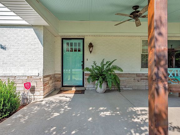 3rd image of 5001 Stillwood Dr