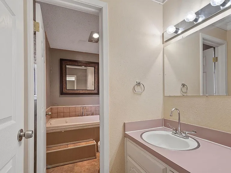 1600 Cindy Ct — Photo 26