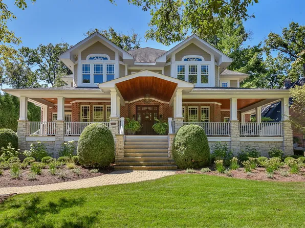 687 Oak St, Glen Ellyn, IL 60137