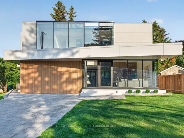 11 Knowles Cres, Aurora, ON L4G 1Z6