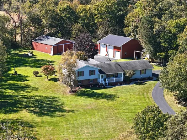 561 Steele Rd, Wilmington, OH 45177