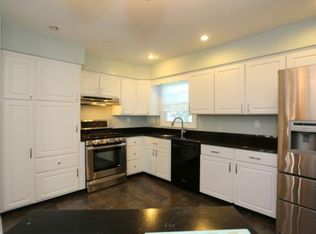 9 Beechwood Ln, Garnerville, NY 10923
