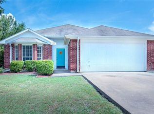 3029 Hillsdale St, Corsicana, TX 75110