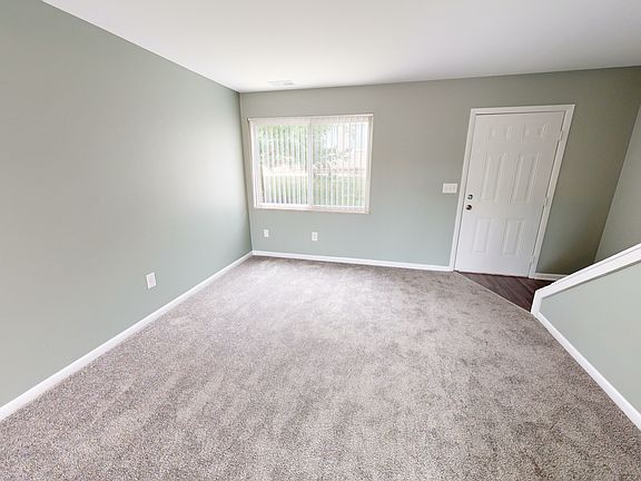 4th image of 300 Courtland Dr #A04