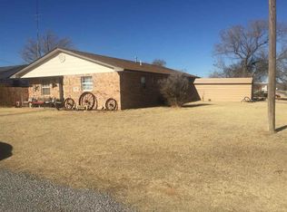300 5th St, Fort Supply, OK 73841