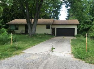 5551 Oakwood Dr, North Tonawanda, NY 14120