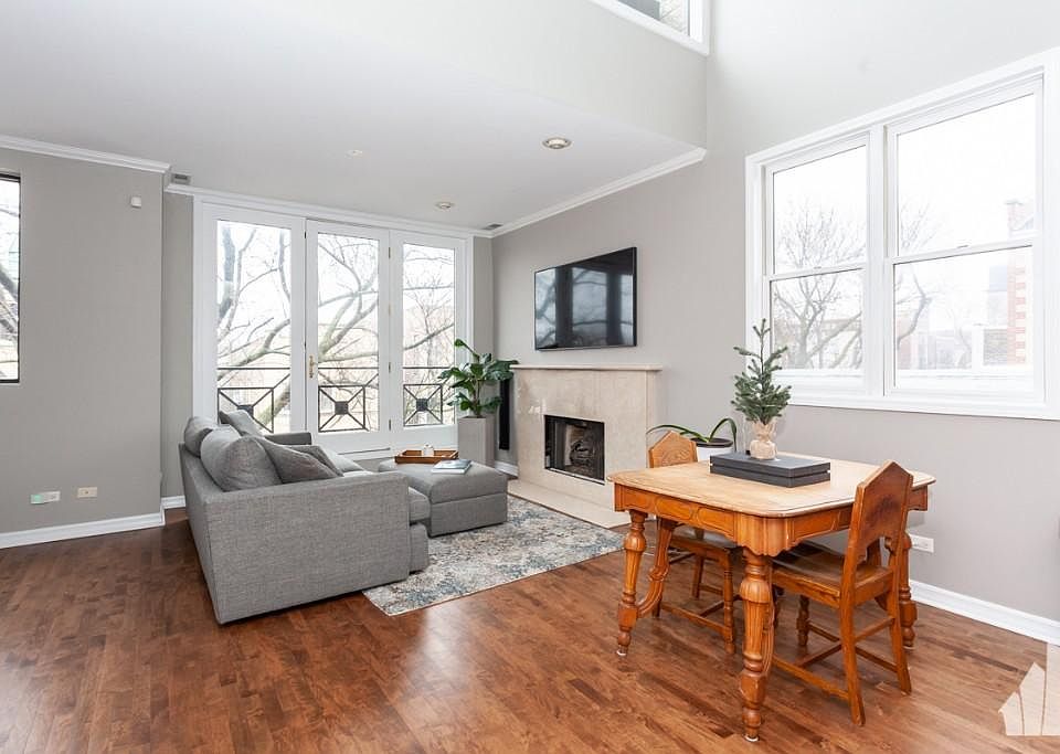 1st image of 916 N Wood St #3F