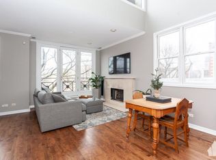 916 N Wood St #3F, Chicago, IL 60622