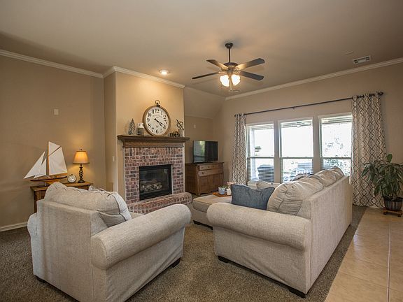 Spacious Family Room