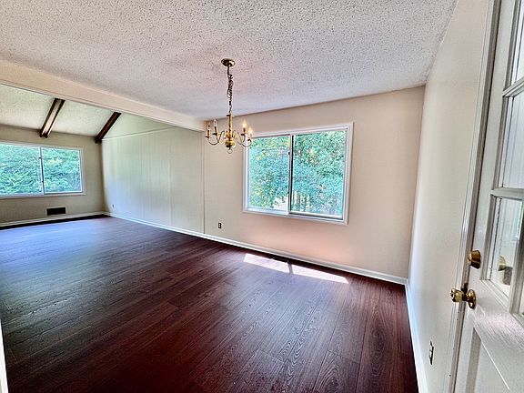 3rd image of 3636 Hardy Rd