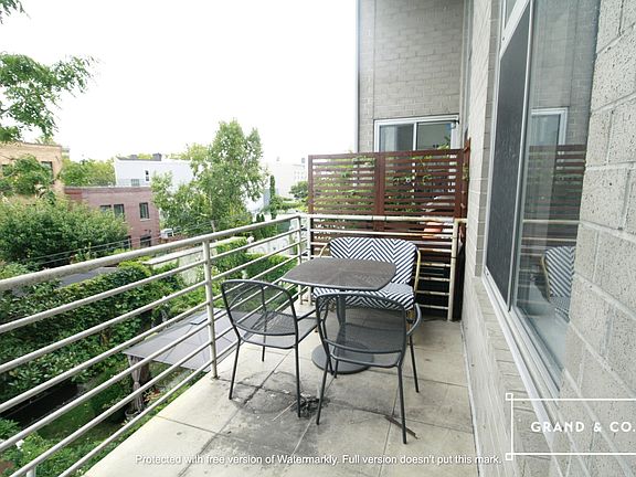 4th image of 59 Conselyea St APT B3