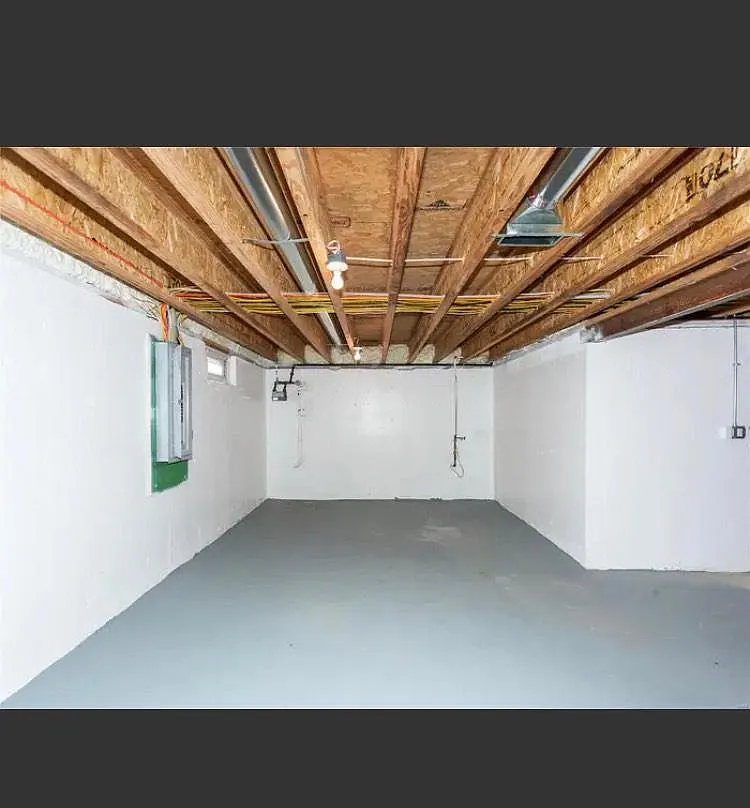 3 bed, 1580 sqft, $2,300 — Photo 4