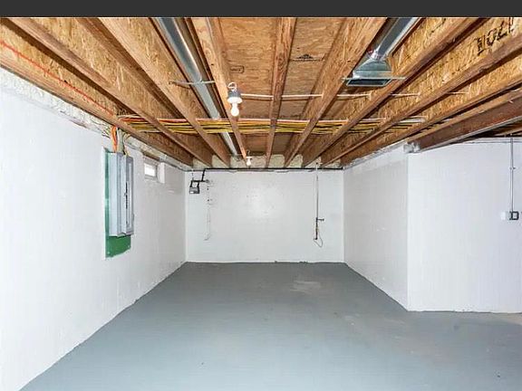 4th image of 3751 Robert Ave