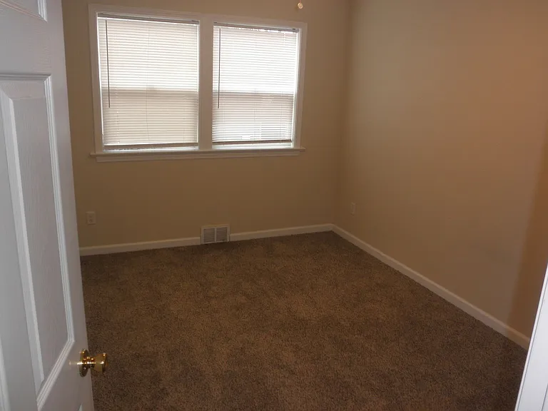 340 14th St SE — Photo 23