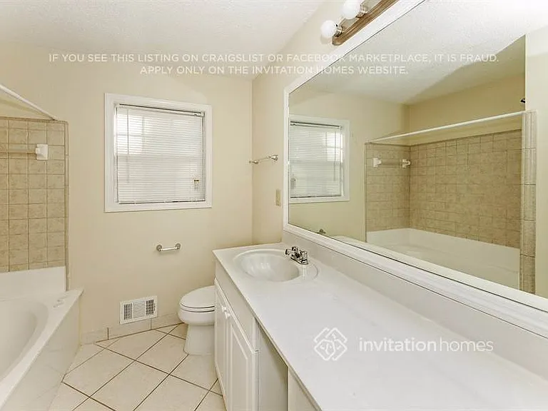 323 Princess Ave — Photo 17