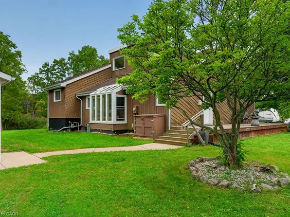 24 Kelly St, Thorold, ON L0S 1K0