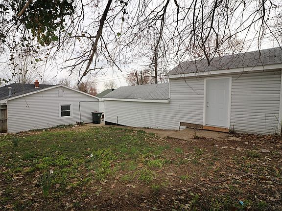 2nd image of 2633 E Victory Ct
