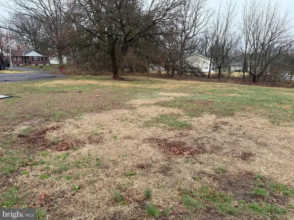 2088 E High St, Pottstown, PA 19464