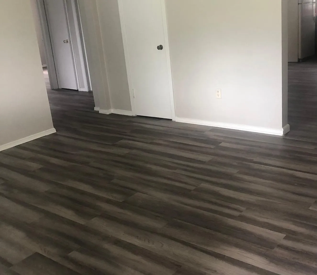828 Lakehurst St — Photo 3