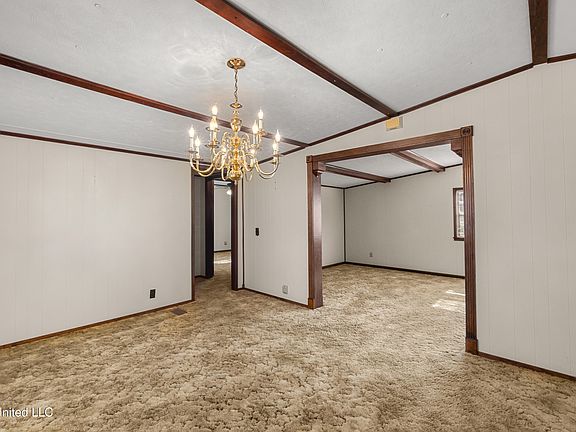 4th image of 64 Eastview Cir