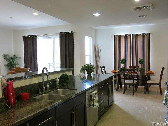 5th image of 300 E 4th St Unit 301