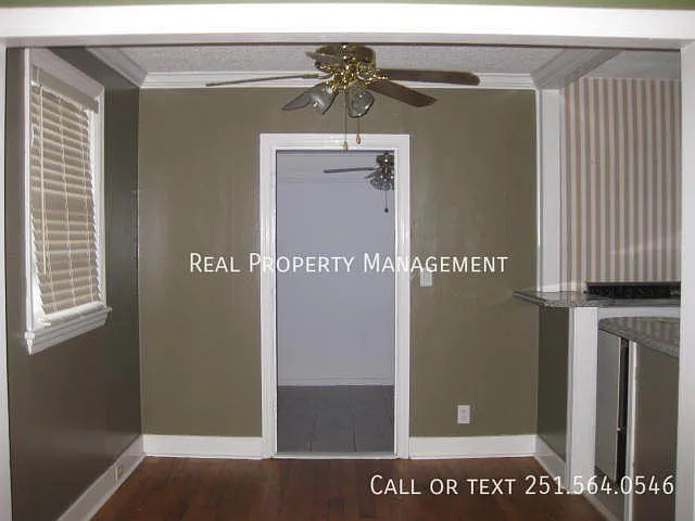 5105 Pineview Ln S — Photo 9