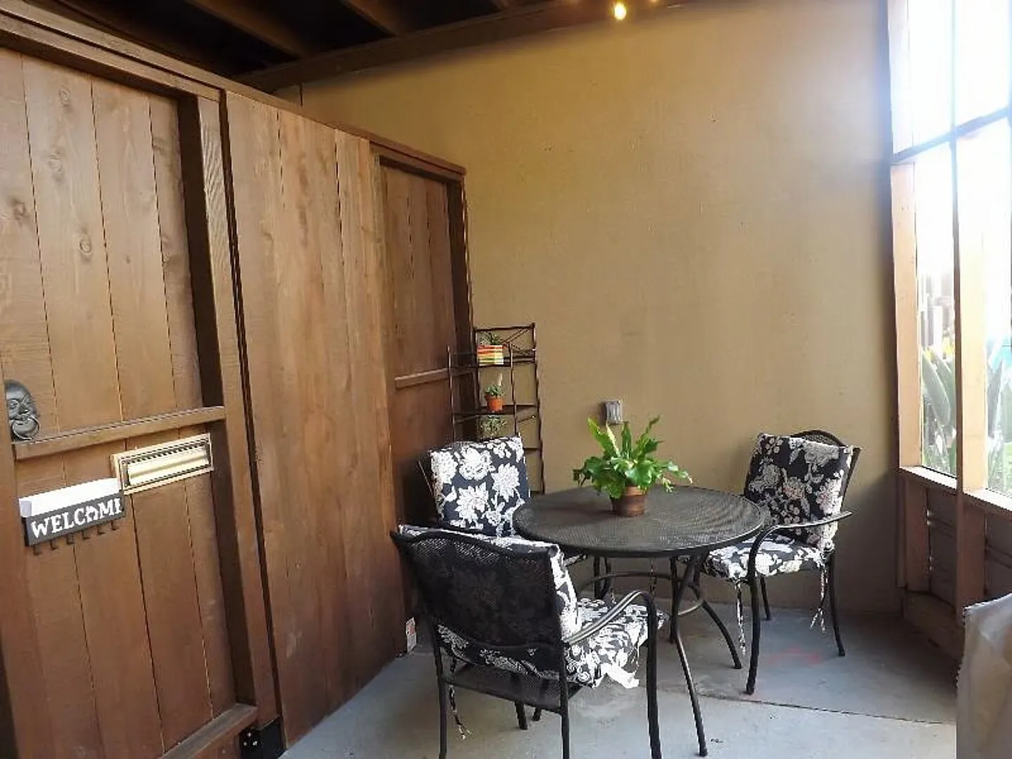 Centrally Located Private Studio in a Charming Neighborhood — Photo 4