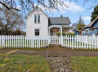 46 Log Cabin St, Independence, OR 97351