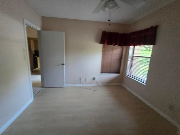 10862 Hidden Lake Place, Boca Raton, FL 33498