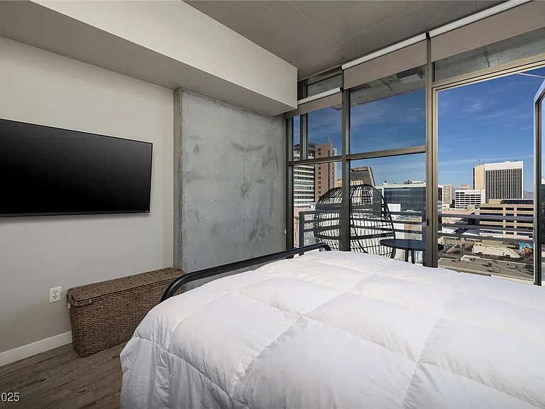 353 E Bonneville Ave #1006 — Photo 23